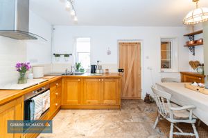 Kitchen/Diner- click for photo gallery